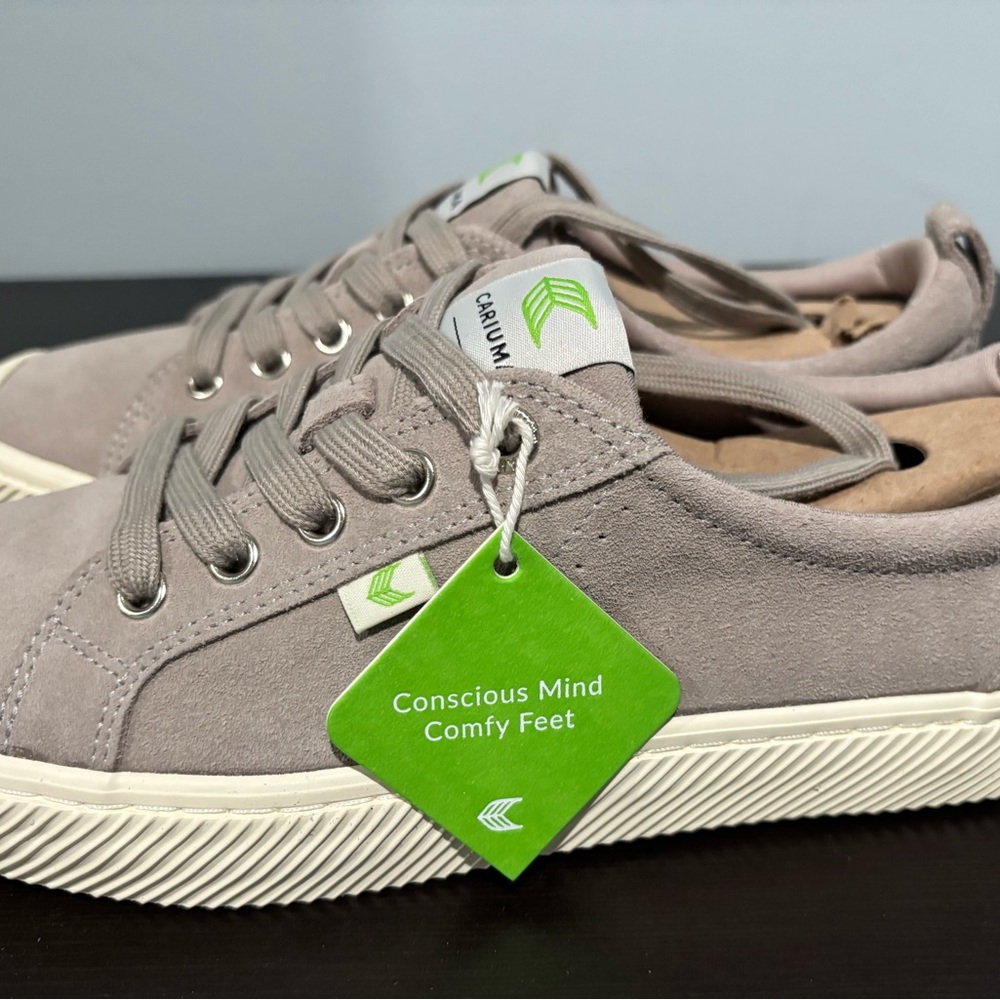 Cariuma Oca Low Cloud Grey Suede Sneakers – Women’s Size 9 – NWT with Box